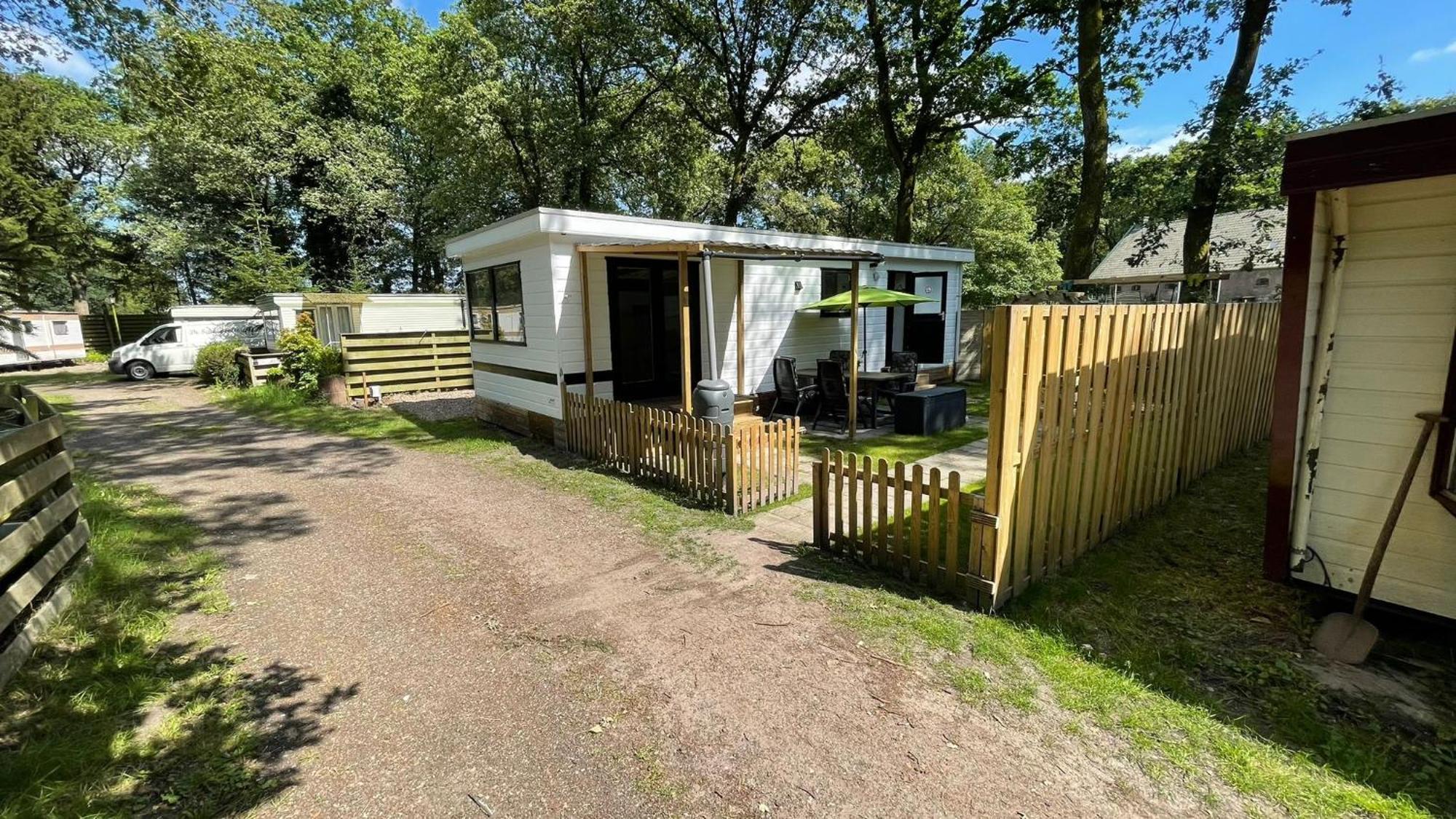 Chalet Kokomo - Gelegen In Bosrijkgebied Van Drenthe Eext Esterno foto